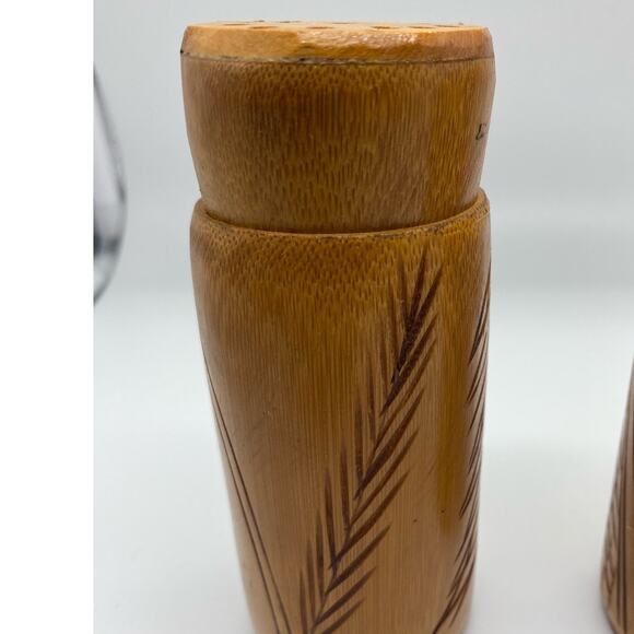 Mid Century Modern Vintage Wood Salt +Pepper set Wood Shakers etched design - Picture 2 of 5